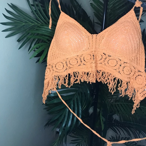 Crochet fringe halter top - Picture 3 of 3